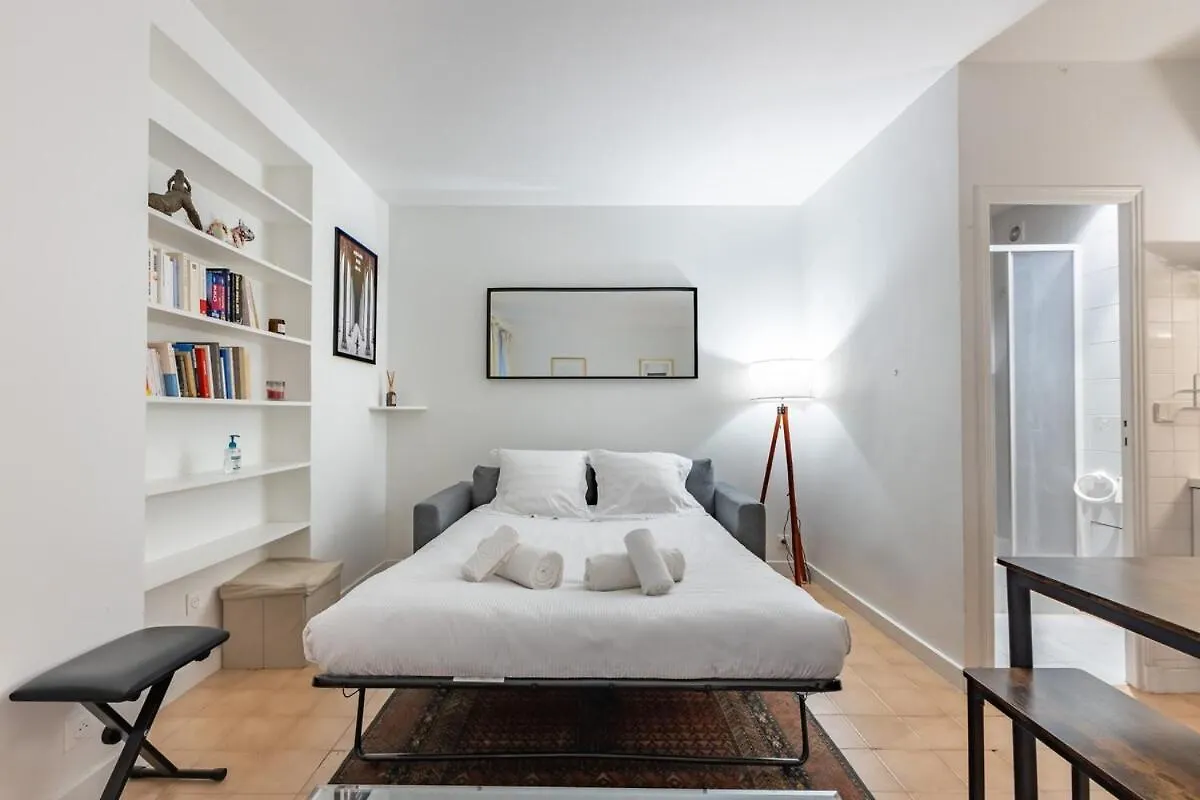 Cosy Apartment Well Located In Paris Center