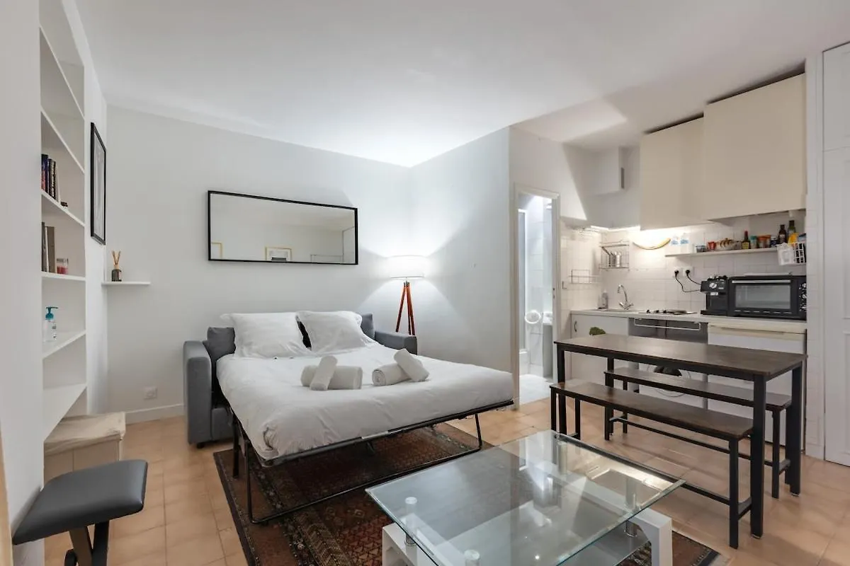Cosy Apartment Well Located In Paris Center
